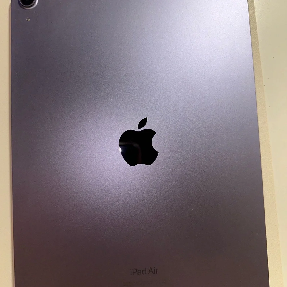 Apple iPad Air 5th Gen. (10.9-inch, Wi-Fi + Cellular, 64GB) - Purple